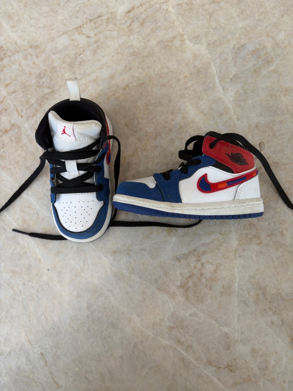 Nike High-Top Sneakers in White, Blue & Red - Classic Sport Style